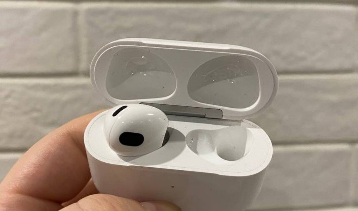 If i lose an airpod can i replace it ? Can i use one airpod if i lost the other ?  